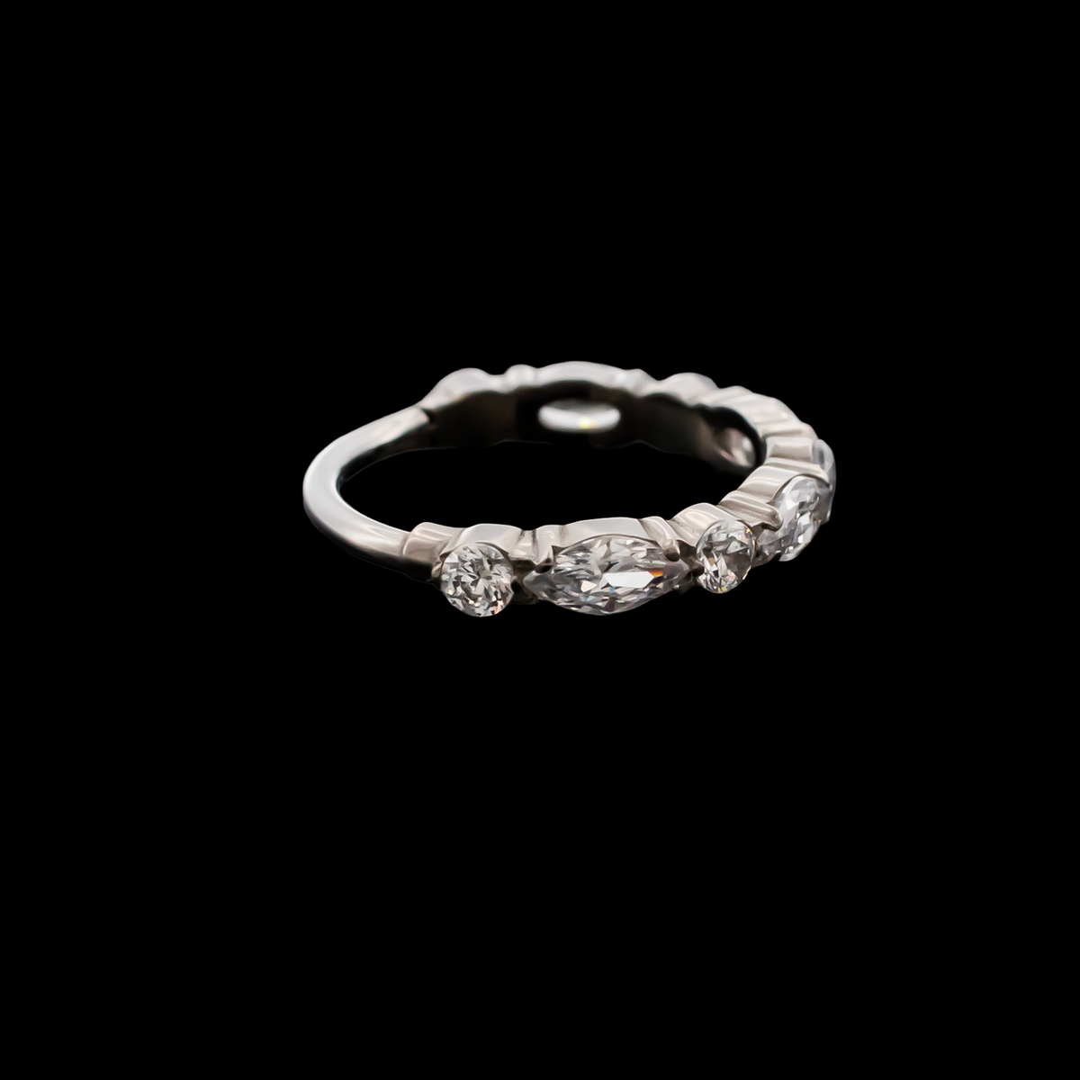 Arabella - Hinged Ring