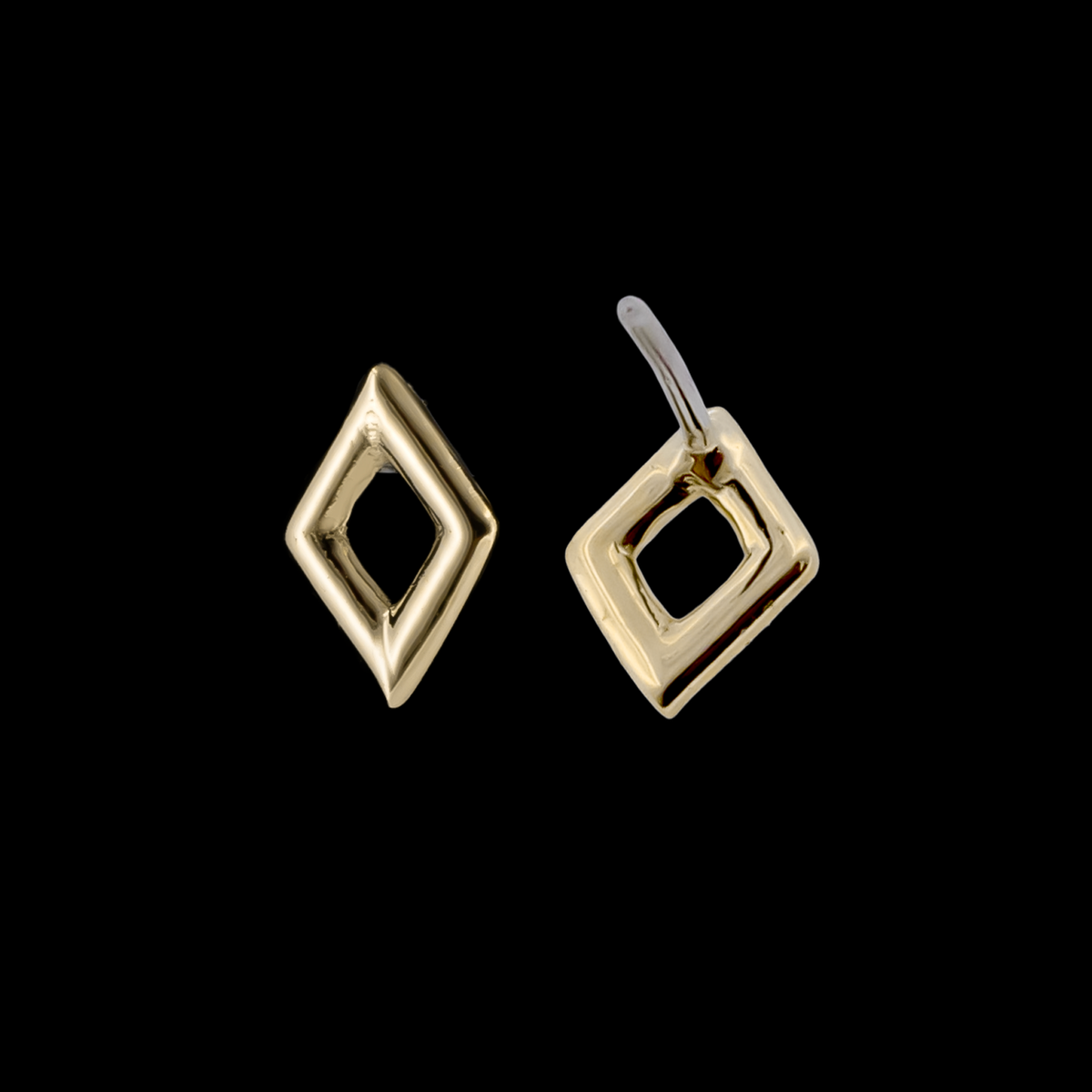 Front and back of the gold open diamond-shaped threadless end