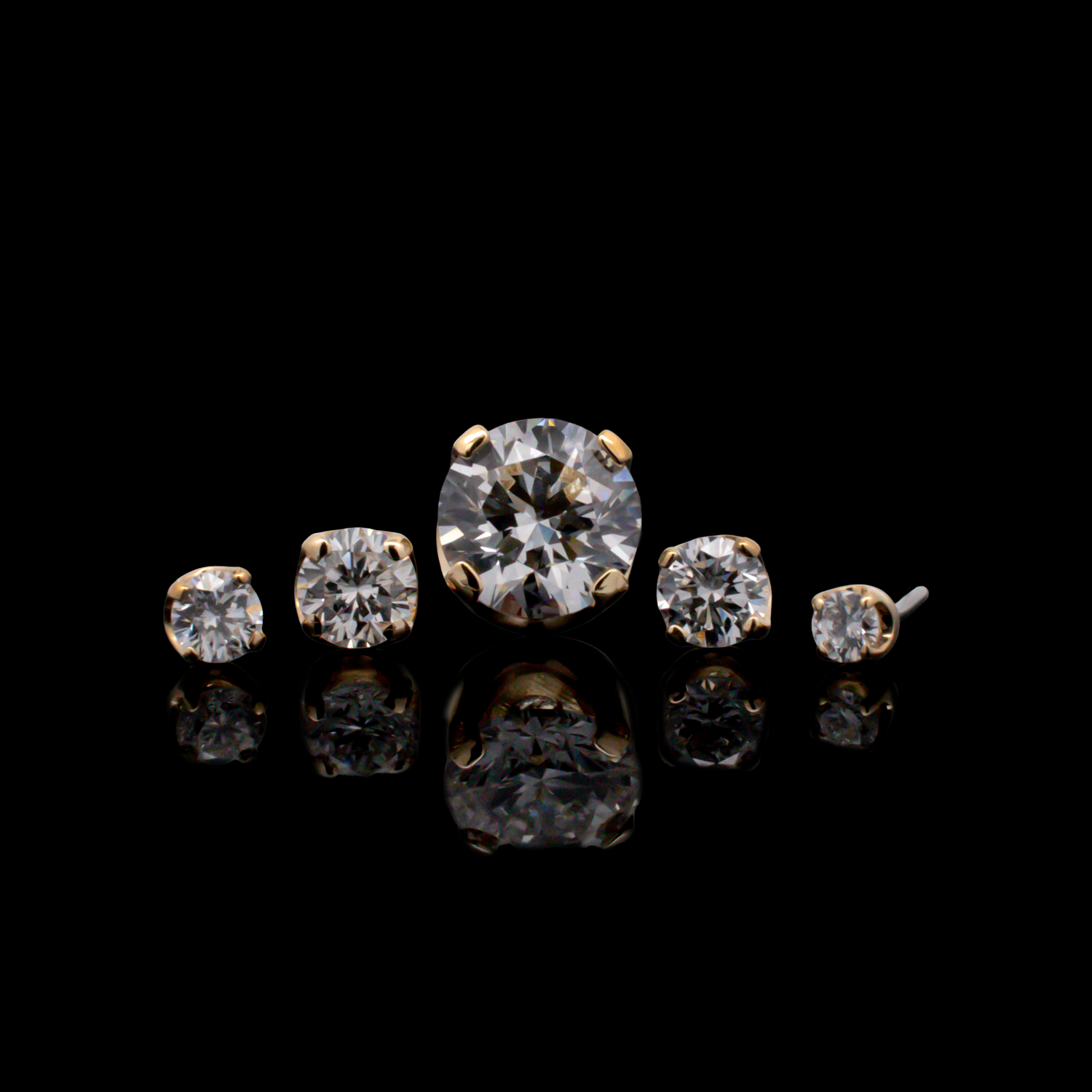 Juliette - 18kt Gold Diamond Threadless End - Khrysos Jewelry