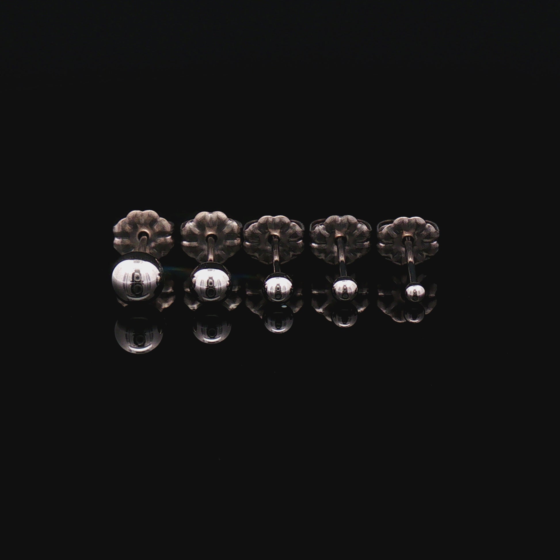 Romy - Earring Studs